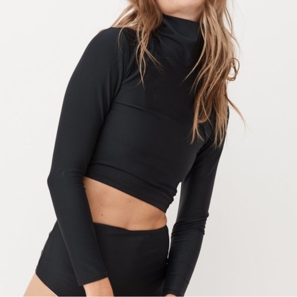 Salt Gypsy Black Long Sleeve Crop Rash Guard